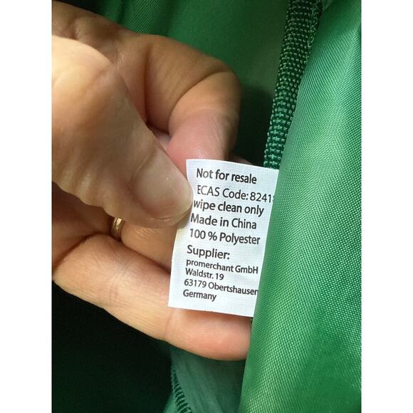 Lacoste perfume essential 90’s crocodile weekender duffle bag. NWT - Picture 10 of 10